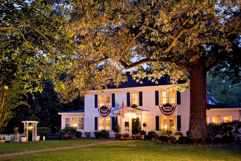 A Williamsburg White House Inn Exterior foto